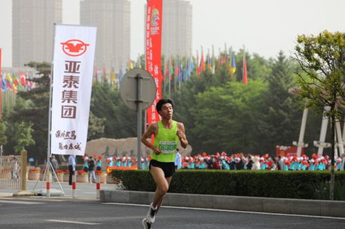 半马68分 苦练4年,他从被女孩拉爆,到成为长马半马亚军